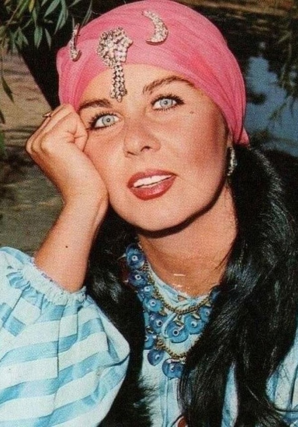 Fatma Girik sadece kamera önünde değil, kamera arkasında da varlığını hissettirdi.