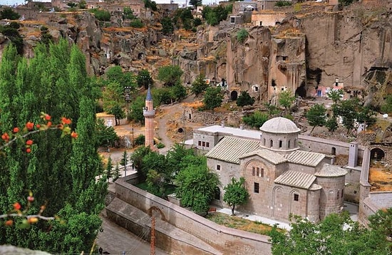 How to Visit the Rock-Cut Gelveri Houses in Güzelyurt, Aksaray