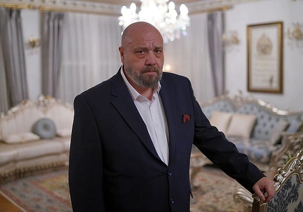 3. Ahmet Mümtaz Taylan'ın set işçilerine kötü davrandığı iddia edilmişti.