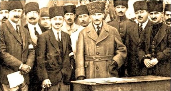 12. Tarihimizde önemli yere sahip olaylardan hangisi daha eski bir tarihte gerçekleşmiştir?