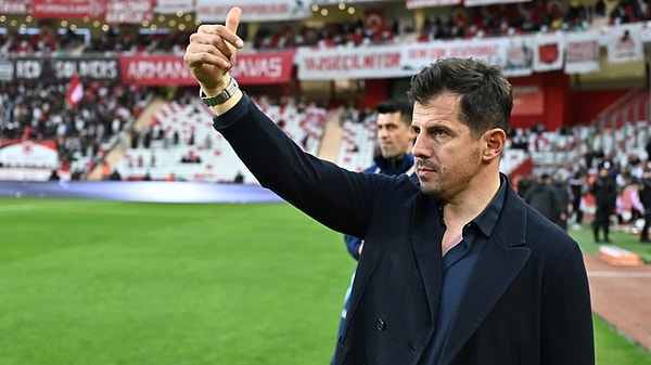 Emre Belözoğlu, Serdar Ali Çelikler'i kastederek yaptığı yorumla bu soruya cevap verdi. Görseli