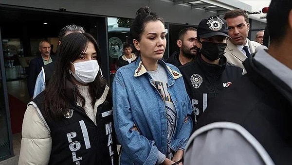 Böylelikle Polat çiftinin sahibi olduğu Milda Gayrimenkul Otomotiv Anonim Şirketi'nin mülkiyetinde bulunan araçların ihalesi durdurulmuş oldu.