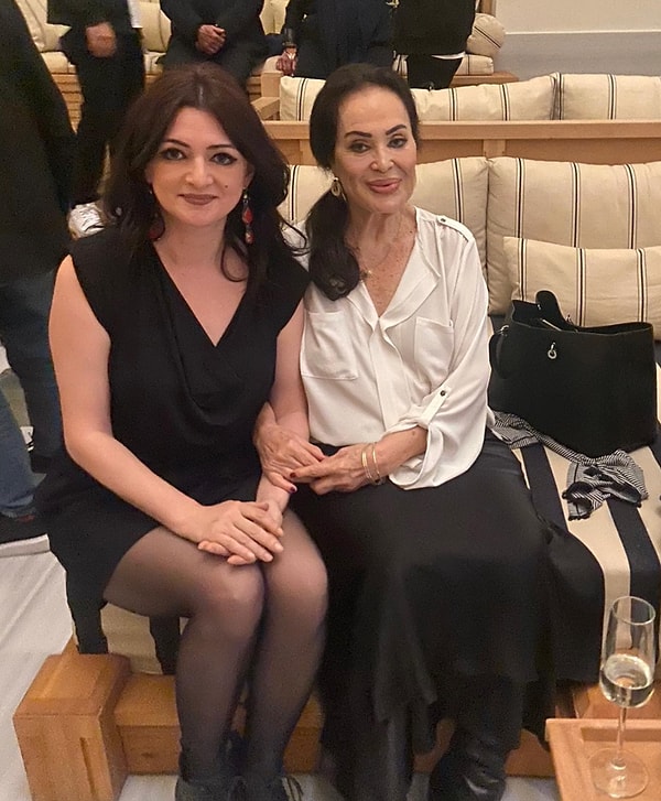 Gazeteci Seray Şahiner’in sosyal medya paylaşımında yer alan kare ise Türkan Şoray’ın son hali yeniden gündeme taşındı.