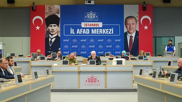 İstanbul Valisi Ali Yerlikaya da son bilgileri paylaştı: