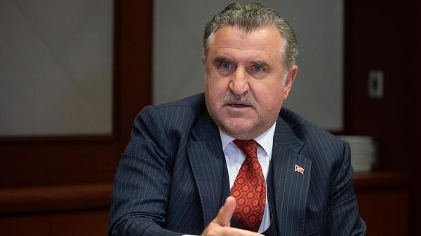 Gençlik ve Spor Bakanı Osman Aşkın Bak da "Öğrencilerimizin yurtlarında herhangi bir sorun yok, kontrollerini yaptık. Öğrencilerimizin durumları gayet iyi, aileleri müsterih olsunlar. Bütün spor tesislerimiz, alanlarımız ve sahalarımız açık, vatandaşlarımızın hizmetinde" ifadelerini kullandı.