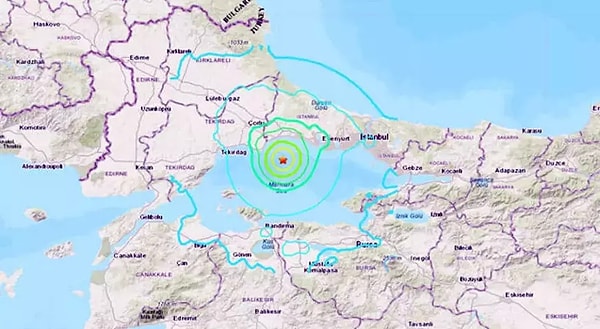 Merkez üssü Silivri, büyüklüğü 6.2 olarak açıklanan deprem, İstanbul, Bursa, Kocaeli ve Tekirdağ'da şiddetli bir şekilde hissedildi.
