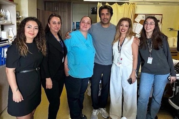 Hastanede kısa bir süre kalan sanatçının kontrol sürecinin ardından moral bulmak adına bir süre dinleneceği öğrenildi.