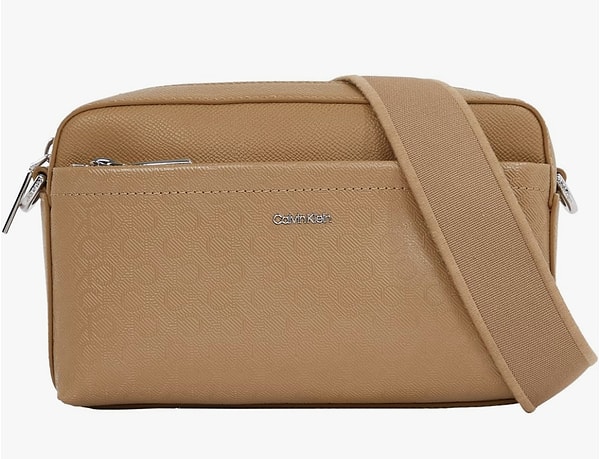 4. Amazon günün fırsatlarında bugün! Calvin Klein Çanta