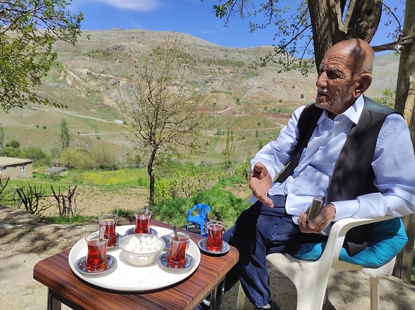 “Sevdiğim kızın bedduası yüzünden ölmedim hâlâ yaşıyorum.”
