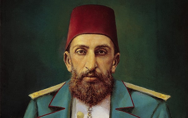 Mirasçıların hak talep ettiği taşınmazlar arasında Galatasaray Adası, Dolmabahçe'de 30 dönüm bostan, Galata'da değirmen arsası, Kabataş Meydanı'ndan oluşan bir liste olduğu belirtiliyor.