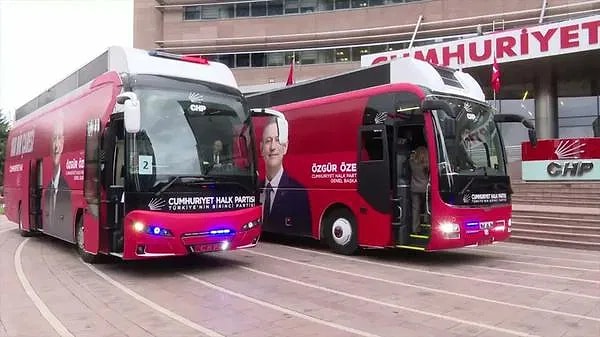 İçişleri Bakanı Ali Yerlikaya da yaşananları "Kamu düzenine yapılmış tehdit" olarak değerlendirdi.