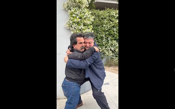 Çaycı Hüseyin'i canlandıran Alparslan Özmol ve ekürisi Şükrü'ye hayat veren Şükrü Koruyucu İzmir'de buluştu.