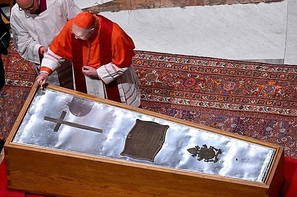 267'nci Papa kim olacak? Vatikan'da papalık seçimi süreci 7 Mayıs'ta başlayacak.