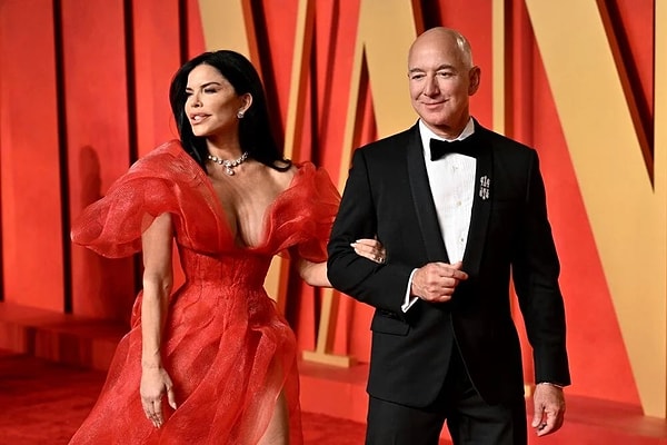 Düğün öncesi Amazon’un sahibi Jeff Bezos'tan dikkat çeken bir hamle geldi. Bezos, önceden belirlenmiş plan kapsamında 25 milyon adet hisseyi 2026 yılı mayıs ayına kadar satmayı planladığını duyurdu.