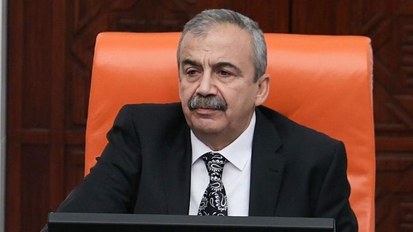 TBMM Başkanvekili ve DEM Parti İstanbul Milletvekili Sırrı Süreyya Önder, 3 Mayıs'ta saat 16.10'da hayatını kaybetti.
