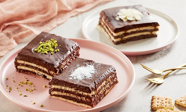 10. Hepimizin bildiği bisküvi pastası ya da sosyal medyadaki adıyla "fakir pastası". Yer misin?