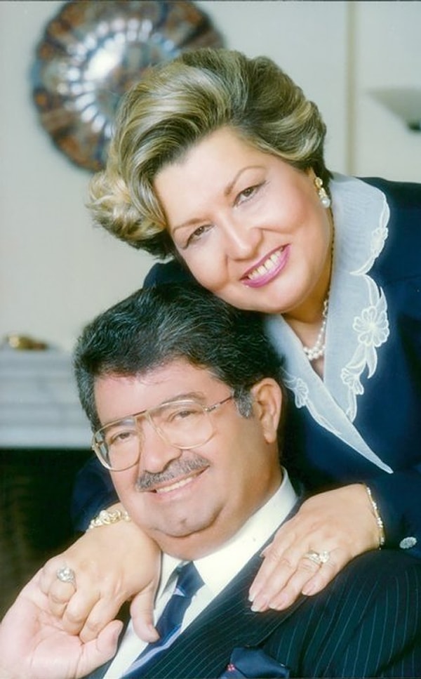 Eşi Turgut Özal ile birbirlerine o kadar bağlılardı ki, Turgut Bey bir başbakan olarak neredeyse Semra Hanım'dan habersiz ülke yönetmiyordu. Görseli
