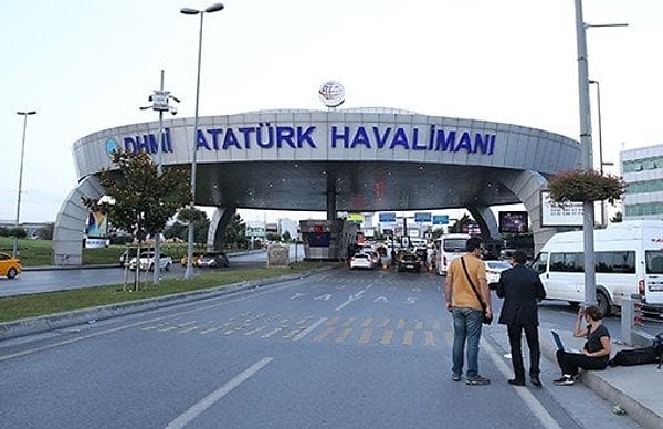 Sanayi ve Teknoloji Bakanı Mehmet Fatih Kacır, Atatürk Havalimanı terminal binalarının 'teknopark' ilan edildiğini açıkladı.