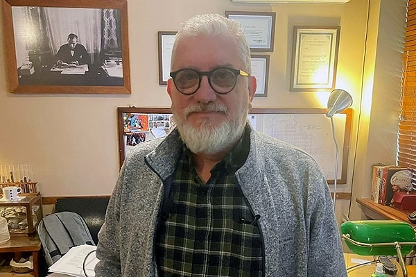 "Stres boşaldı demek yanlış. Fayın büyük kısmı hala yerinde duruyor."