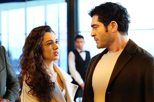 Su Burcu Yazgı Coşkun ve Burak Deniz'i buluşturan Bir Gece Masalı, salı akşamları ilgi görmeye devam ediyor.