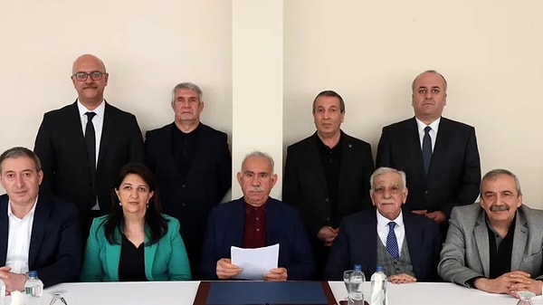 Cumhurbaşkanı Erdoğan'ın "Terörsüz Türkiye" çıkışlarıyla başlayan ve Devlet Bahçeli'nin DEM Parti'ye el uzatmasıyla devam eden süreçte tarihi günler yaşanıyor.