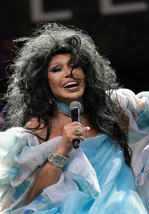 ¡Una acción comprometedora de Bülent Ersoy!
