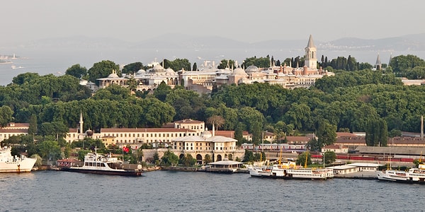 3. Topkapi Palace Museum (Istanbul)