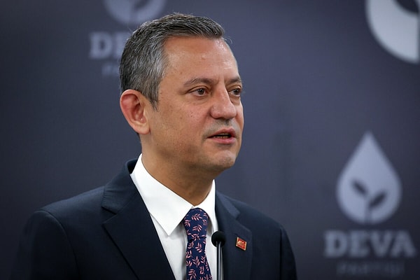 PKK’nın bugün silahlı mücadeleyi sonlandırıp, örgütü lağvetmesinin yankıları sürüyor. Görseli