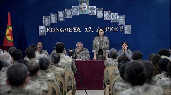 PKK’nın düzenlediği kongrede duvara asılan fotoğraflar da gündem oldu. Görseli