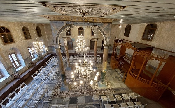 4. Etz Hayim Synagogue: Following the Tree of Life