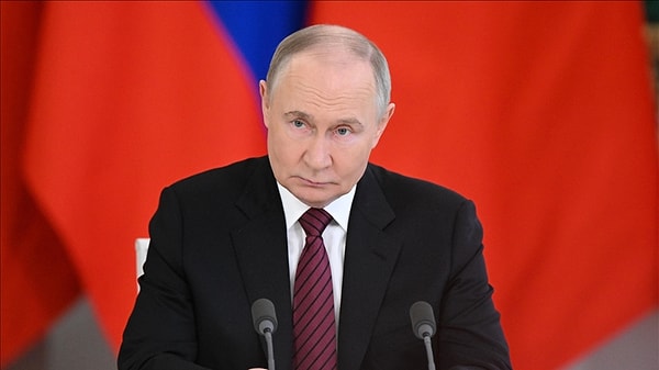 Kremlin Sarayı'ndan açıklama geldi. Açıklamada, Rusya Devlet Başkanı Vladimir Putin'in İstanbul'a gelmeyeceği bildirildi. Görseli
