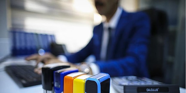 Sayıştay, memurlara yapılan giyim yardımı ödemelerini 'kamu zararı' olarak gördü!