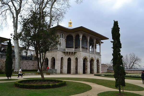 Architectural Structure and Sections of the Palace
