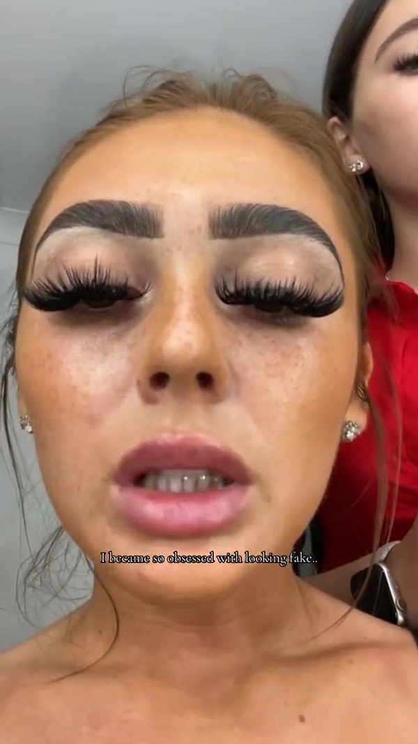 "Glow-up" akımını duymuşsunuzdur. Kacie'nin yaptığı ise aslında bu akımın tam tersi, yani glow-down! Görseli