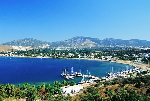 5. Bitez Bay