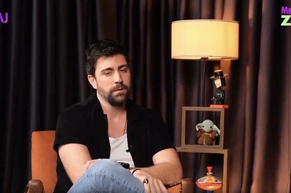 Son olarak Prens'te Kaptan Van Dijk olarak izlediğimiz Çağlar Ertuğrul, Melis İşiten'in programına konuk oldu.