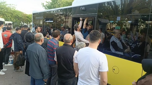 Özel halk otobüslerinin kontak kapatması üzerine İETT Genel Müdürlüğü'nden bir açıklama yapıldı. Görseli