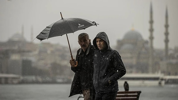 ''Montları biraz daha bekletin'' diyerek kuvvetli yağışların geleceğini haber veren Prof. Dr. Şen, sözlerine şöyle devam etti: Görseli