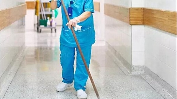 67 kişinin alınacağı açıklanan ilana 27 bin 663 kişi başvurdu. 27 bin kişinin 10 bini üniversite mezunu olduğu ortaya çıktı. Görseli