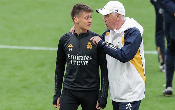 Carlo Ancelotti, Real Madrid'den ayrıldı. Görseli