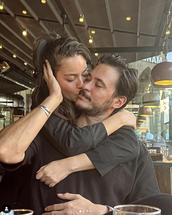 La risposta sprezzante di Anıl Altan a Pelin Akil