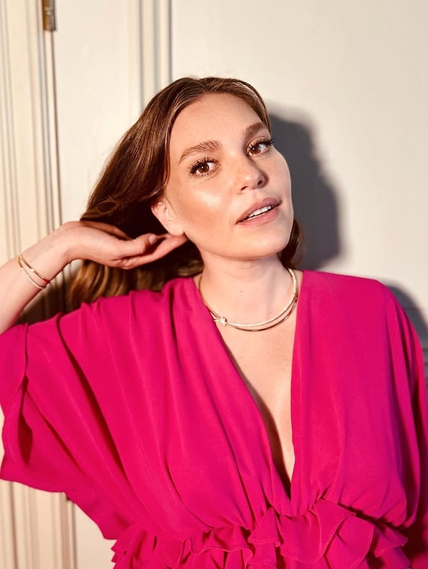Aslı Enver Kimdir? Görseli