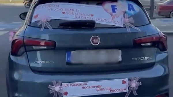 "Ne ücretli ne sözleşmeli, gönlümün kadrolu öğretmeni. Bir zamanlar hocasıydın şimdi ise kocası"