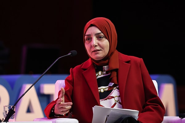 “Dinlemek zorundasın, dinlemiyorsan s…. git”