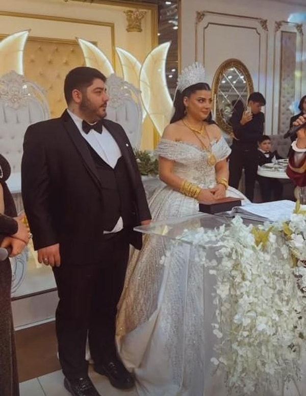Ve sonunda büyük gün geldi çattı! Burakcan Övüç evlendi.