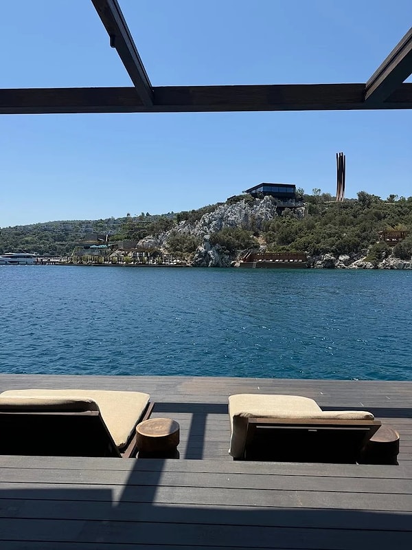 Bodrum'daki popüler beach clubların fiyatları belli oldu. Görseli