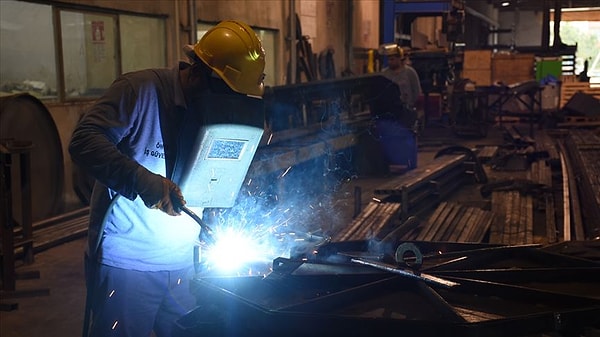Avrupa’da haftalık çalışma saati en yüksek ülke Türkiye oldu. Görseli
