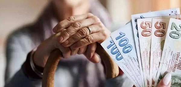 “İçeride terörsüz Türkiye hedefimiz için sağlam adımlarla ilerliyoruz. 40 yıl boyunca her biri canımızdan bir parça olan kayıplarımız haricinde, ülkemizin 2 trilyon dolara mal olan bir beladan kurtulmaya çok yakınız” diyen Cumhurbaşkanı Erdoğan sözlerine şöyle devam etti: