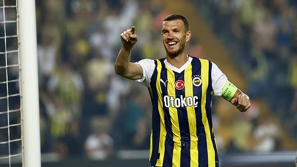 Edin Dzeko duygusal bir veda mesajı paylaştı: Görseli