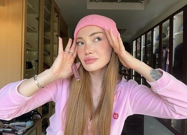 Influencer Danla Bilic, hem paylaşımları hem yaşadığı aşklarla gündemden düşmüyor. Görseli